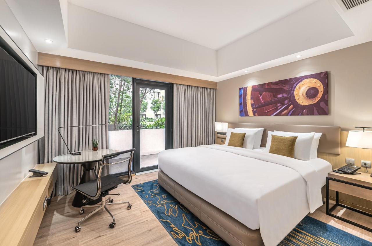 Seda Manila Bay 4*