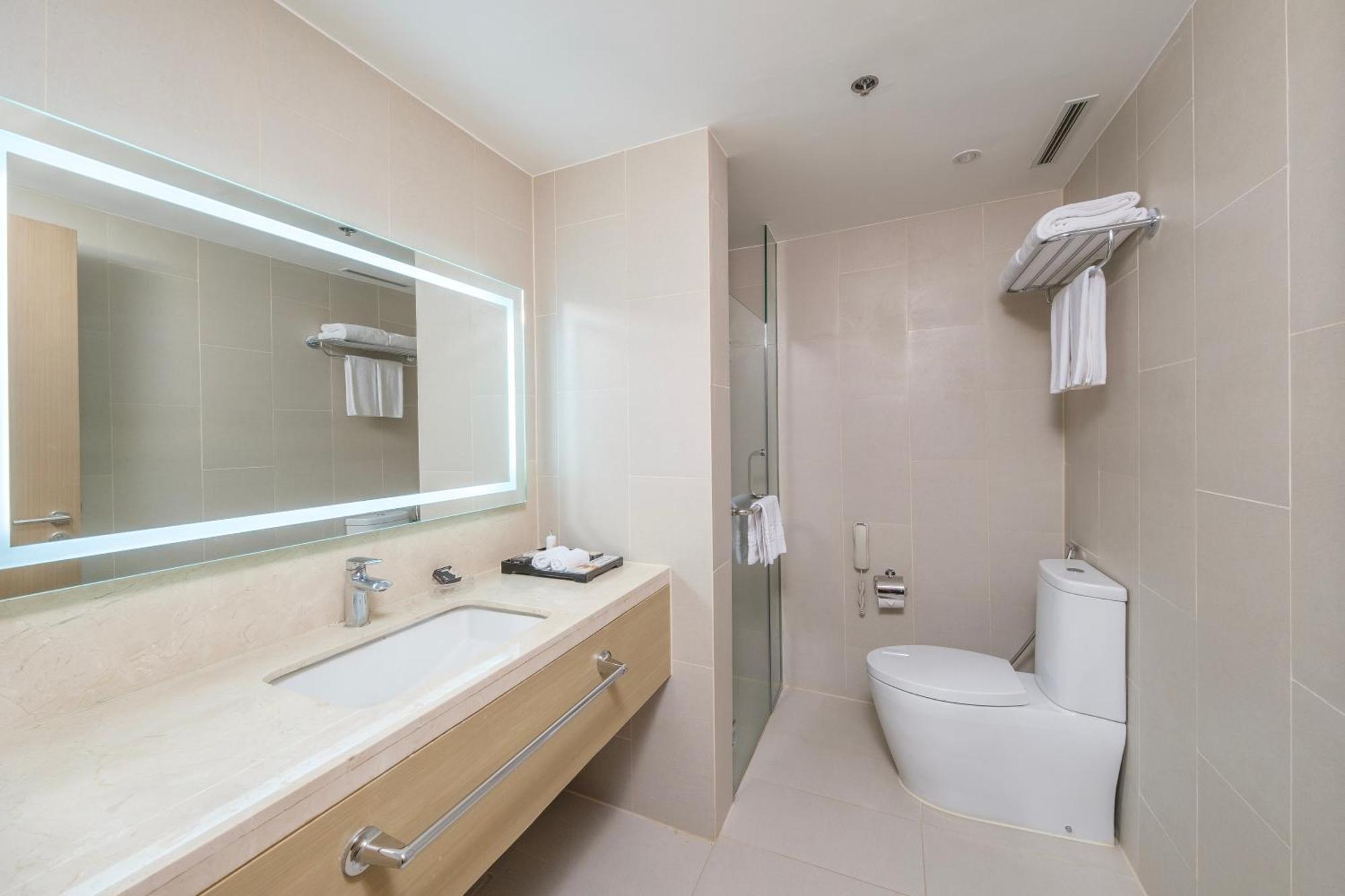 Hotel Seda Manila Bay 4*